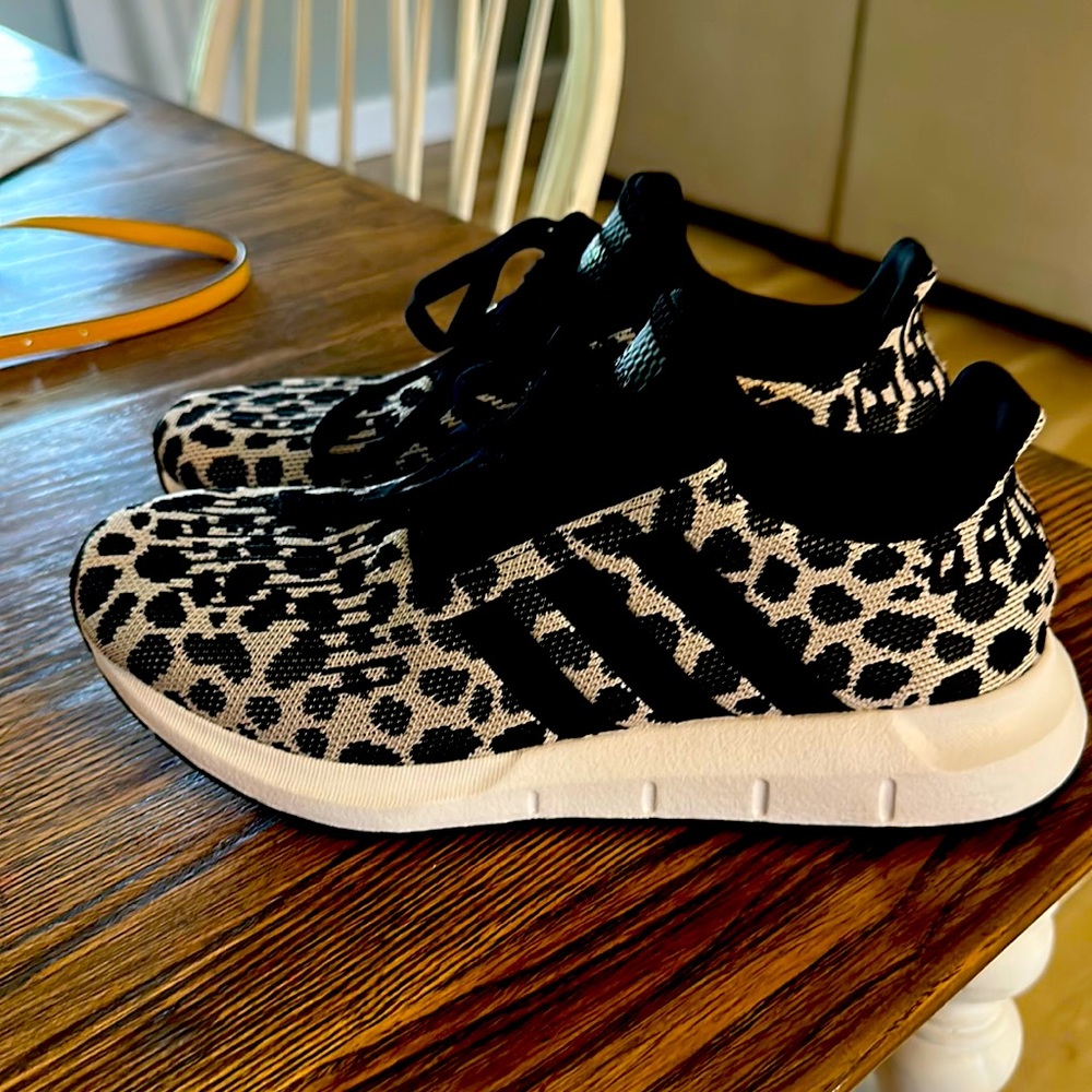 Adidas women’s 8.5 tennis shoes- never worn outside and only worn once inside